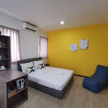 Hotel OYO 89398 Doorbellz Kota Kinabalu Exterior foto