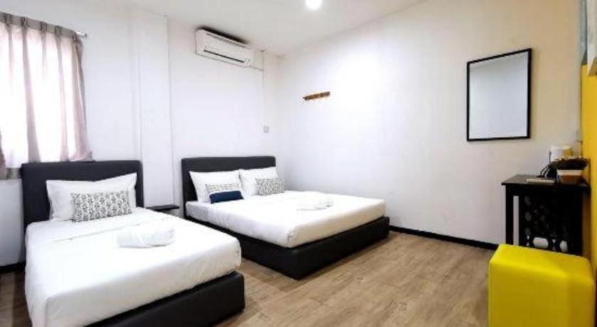 Hotel OYO 89398 Doorbellz Kota Kinabalu Exterior foto