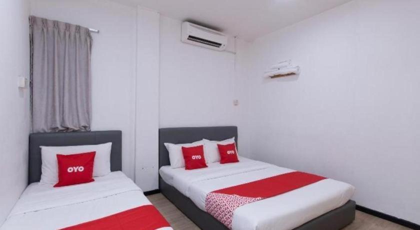 Hotel OYO 89398 Doorbellz Kota Kinabalu Exterior foto