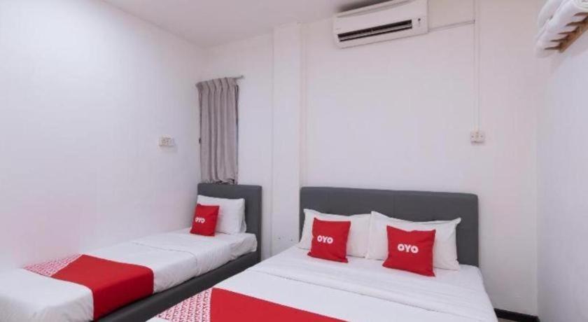 Hotel OYO 89398 Doorbellz Kota Kinabalu Exterior foto