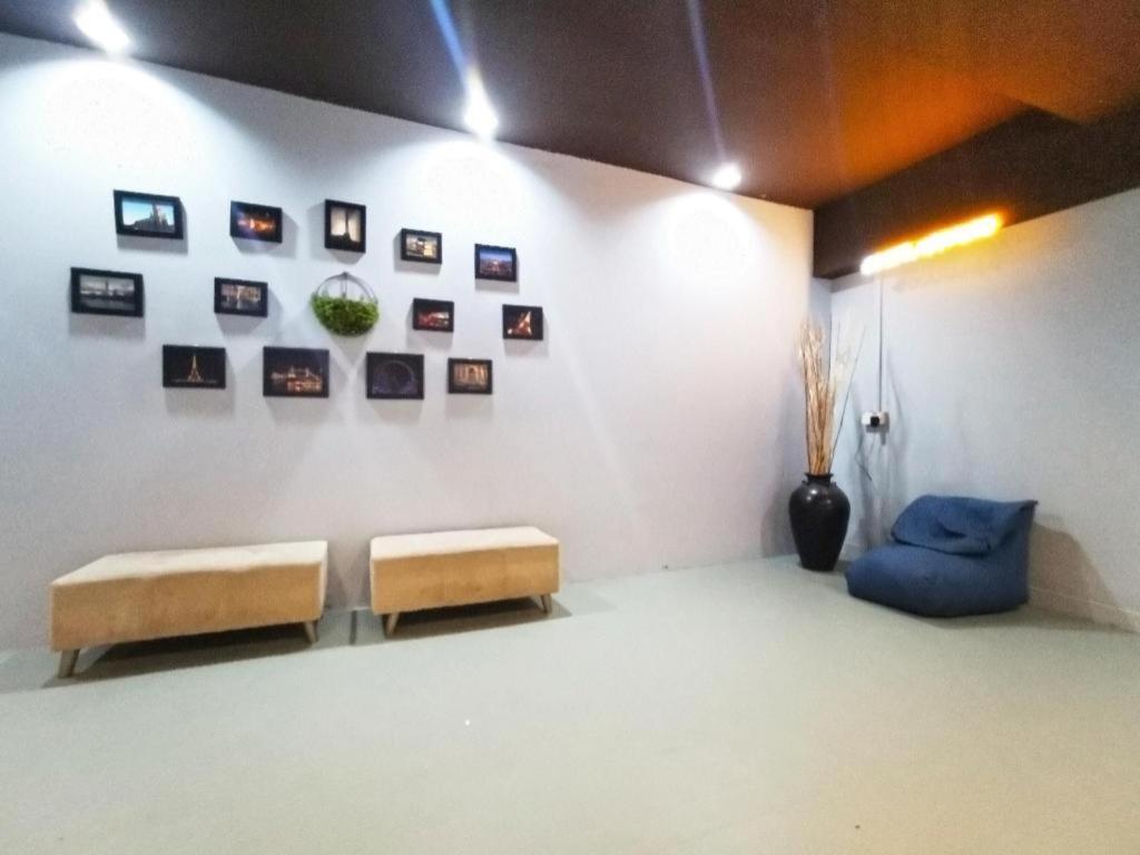 Hotel OYO 89398 Doorbellz Kota Kinabalu Exterior foto