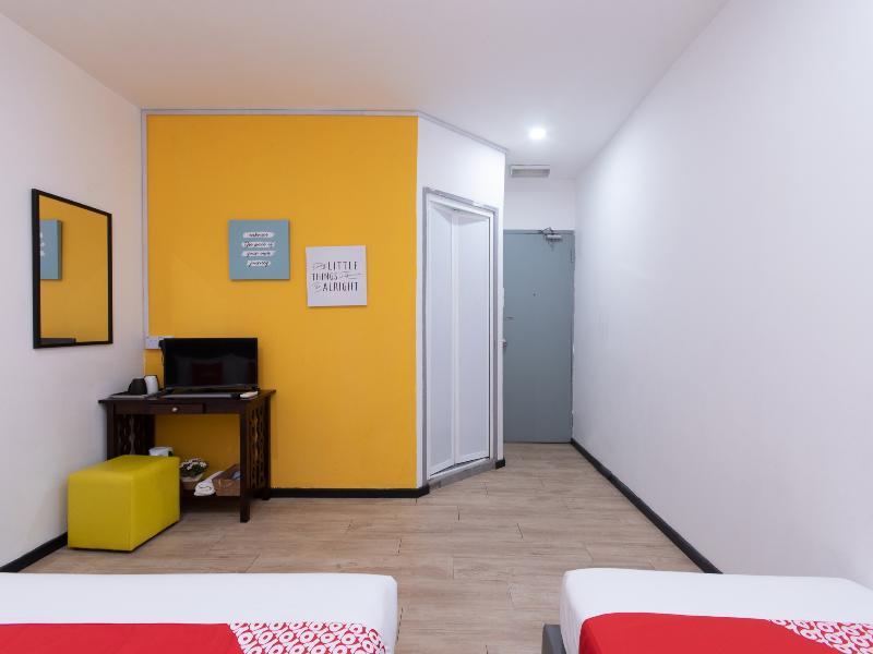 Hotel OYO 89398 Doorbellz Kota Kinabalu Exterior foto